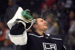 Kings G Jonathan Quick out indefinitely after knee surgery