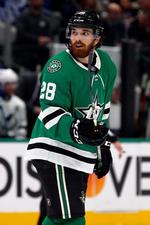 Headache-plagued Stephen Johns finally back on ice for Stars