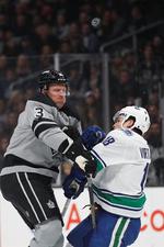 Pettersson helps Canucks end skid in 4-2 win over Kings