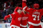 Red Wings snap 12-game skid with 5-2 win over Jets