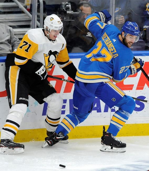 Hockey News - Crosby's 4 points lead streaking Penguins past Blues 6-1