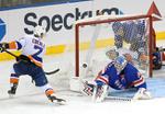 Panarin powers Rangers to 3-1 win over Islanders