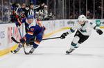 Anders Lee scores twice, Islanders beat Sharks 4-1