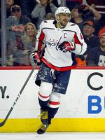 Ovechkin, Backstrom lead Capitals to 5-3 win over Flyers